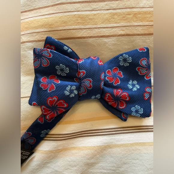 Turnbull & Asser Other - Turnbull & Asser Pre-Tied Bow Tie - Blue & Red Floral